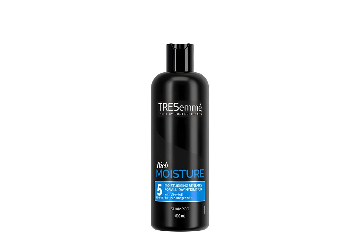 TRESemme Moisture Rich Shampoo image