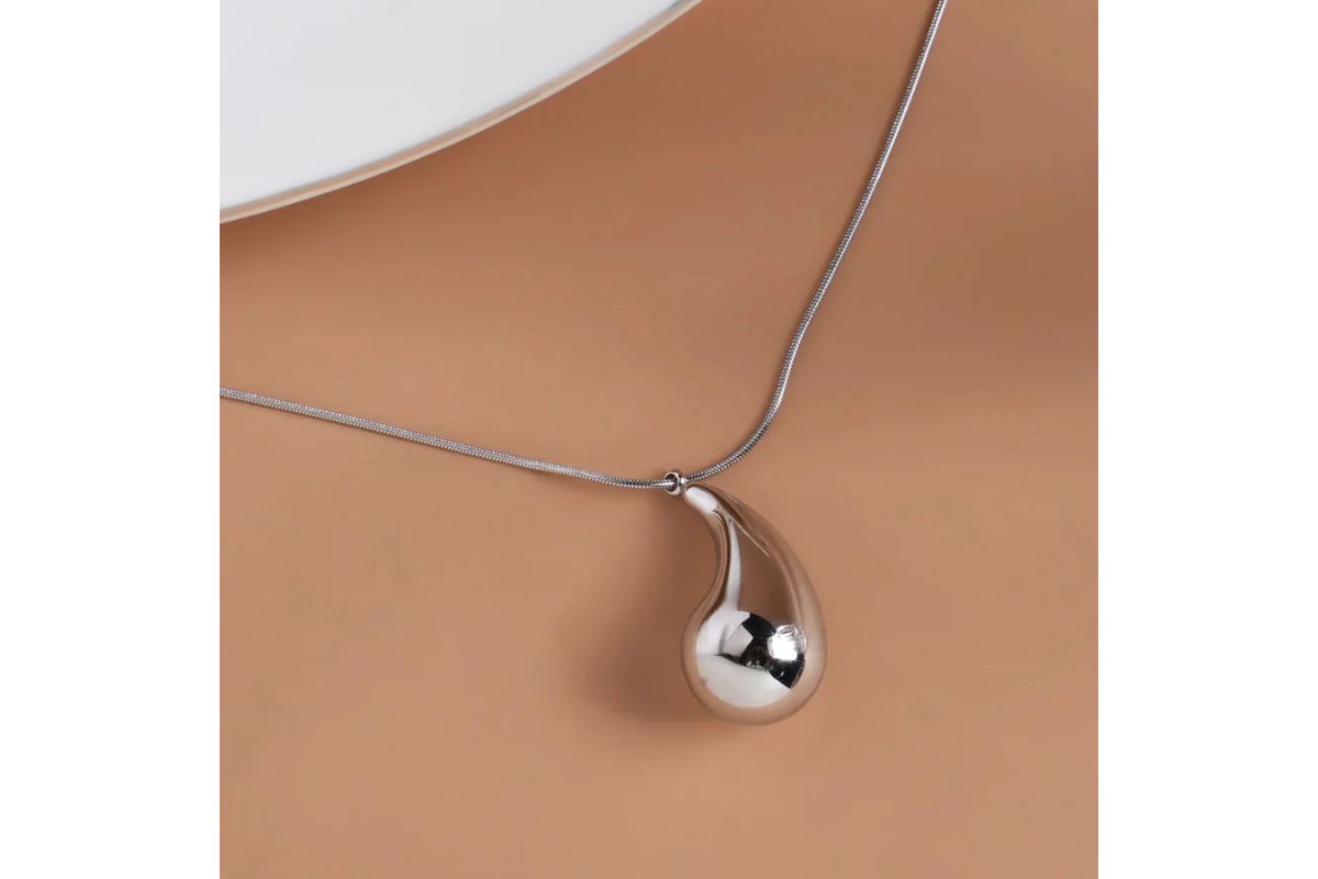 Drop of Serenity Necklace Silver image