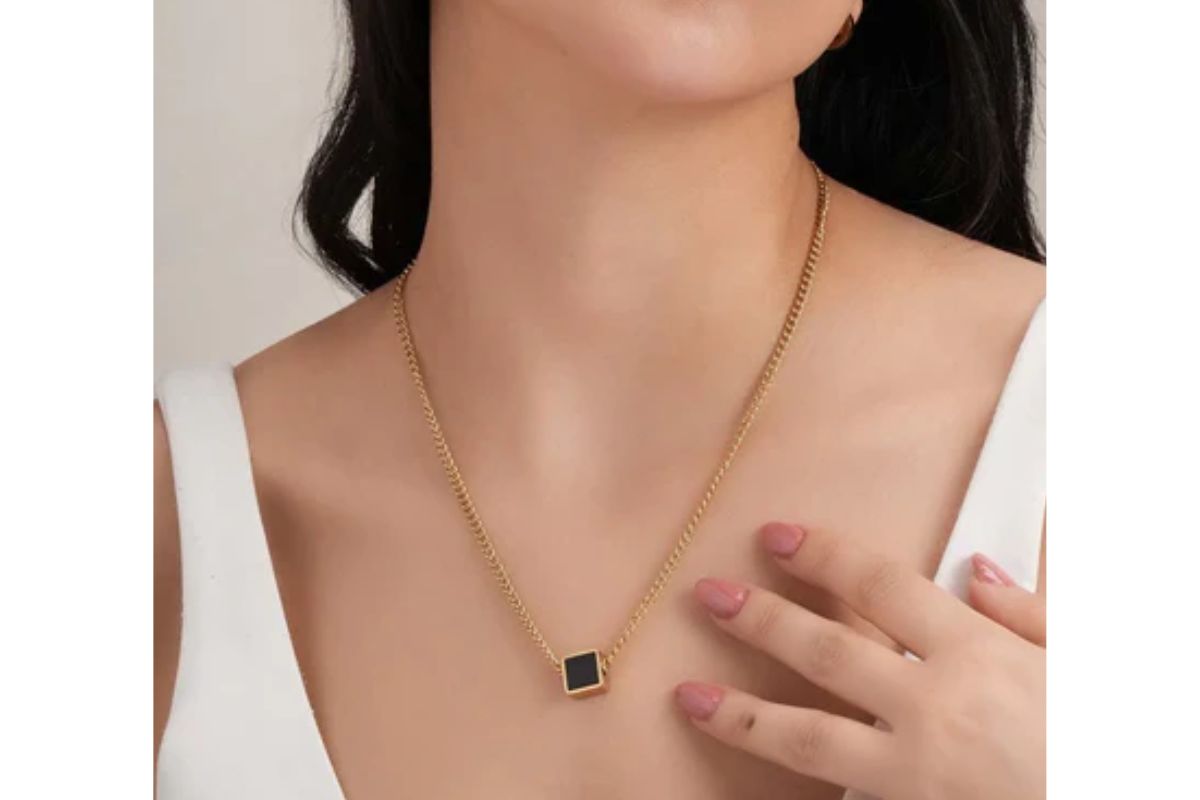 Shadow Gem Elegance Necklace image