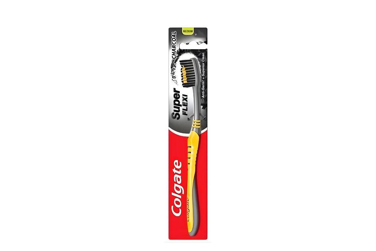 Colgate Super Flexi Charcoal Toothbrush image